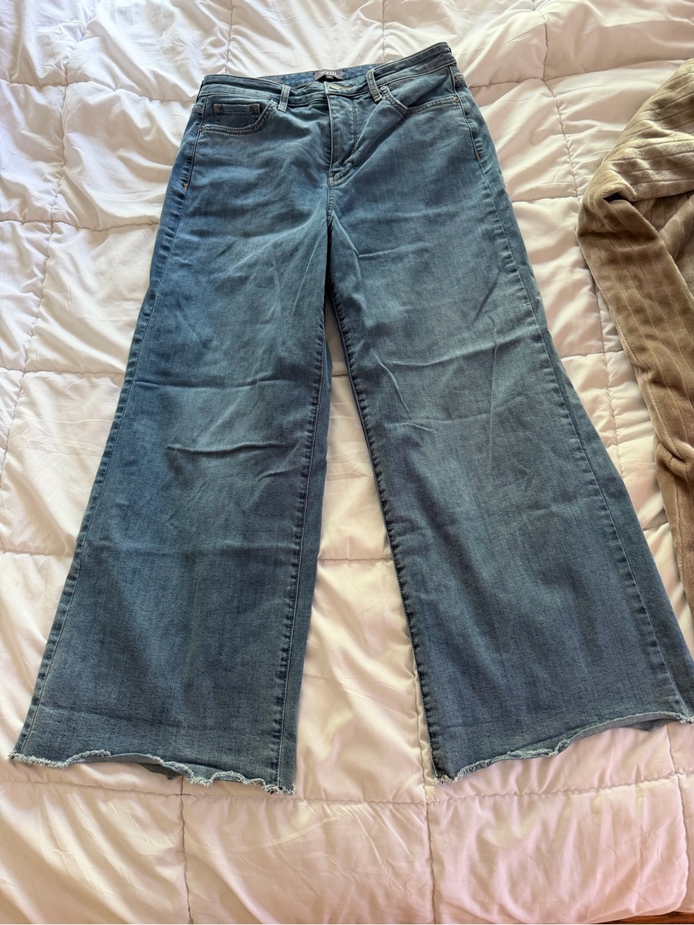 NYDJ Wide-Leg Jeans in Medium Blue Wash with Raw Hem 26inch inseam